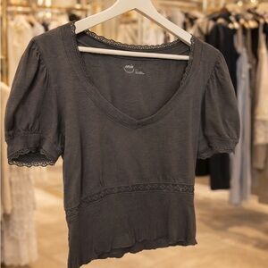 🌸Aerie Charcoal Cropped Lace-Trim V-Neck Puff Sleeve Top size Medium Y2K